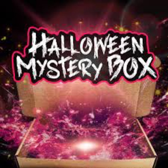 💖👻 Girly Halloween Mystery Box 💝👻 - Picture 2 of 4